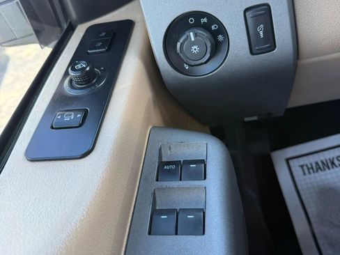 Used 2012 Ford F250 Lariat image 28