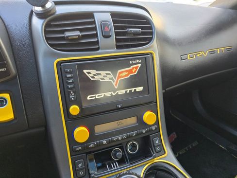 Used 2006 Chevrolet Corvette Coupe w/ Preferred Equipment Group RWD image 23