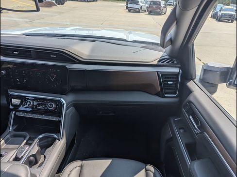 New 2026 GMC Sierra 2500 Denali AWD/4WD image 4