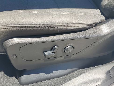 Used 2019 RAM 1500 Big Horn AWD/4WD image 18