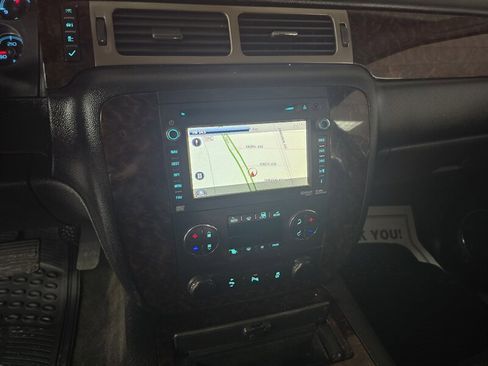 Used 2013 GMC Yukon XL Denali image 28