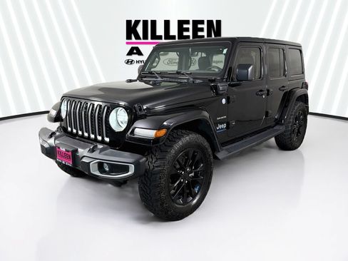 Used 2023 Jeep Wrangler Unlimited Sahara w/ Cold Weather Group AWD/4WD image 3