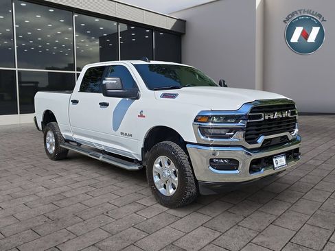 Used 2025 RAM 2500 Big Horn AWD/4WD image 7