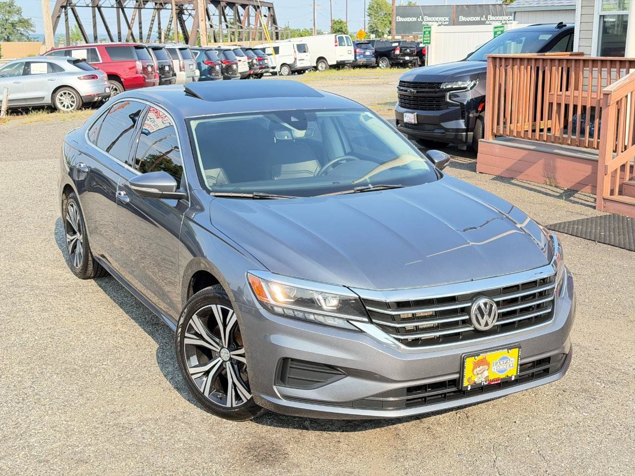 Used 2022 Volkswagen Passat 2.0T SE FWD image 2