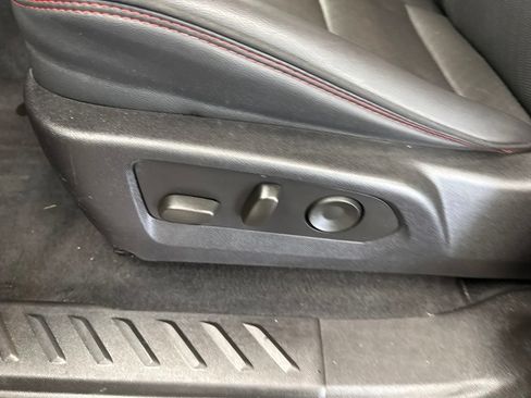 Used 2024 GMC Canyon AT4X AWD/4WD image 25