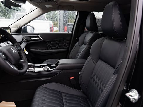 New 2026 Mitsubishi Outlander SEL image 19