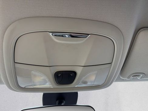 Used 2020 Jeep Cherokee Latitude FWD image 21