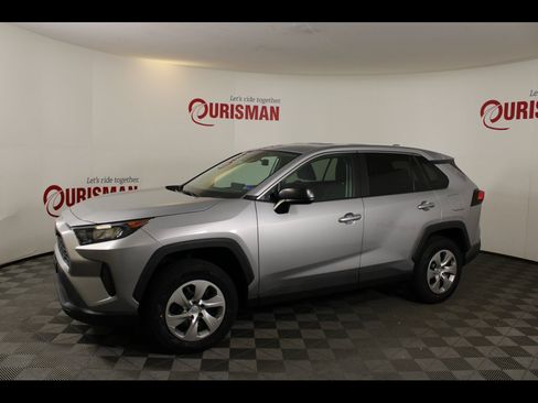 Used 2022 Toyota RAV4 LE FWD image 4