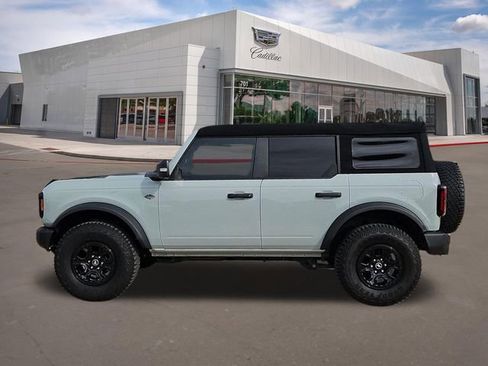 Used 2023 Ford Bronco Wildtrak image 3