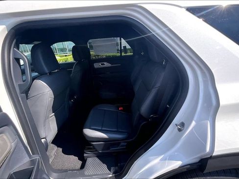 New 2027 Ford Explorer Active w/ Active Comfort Package RWD image 10