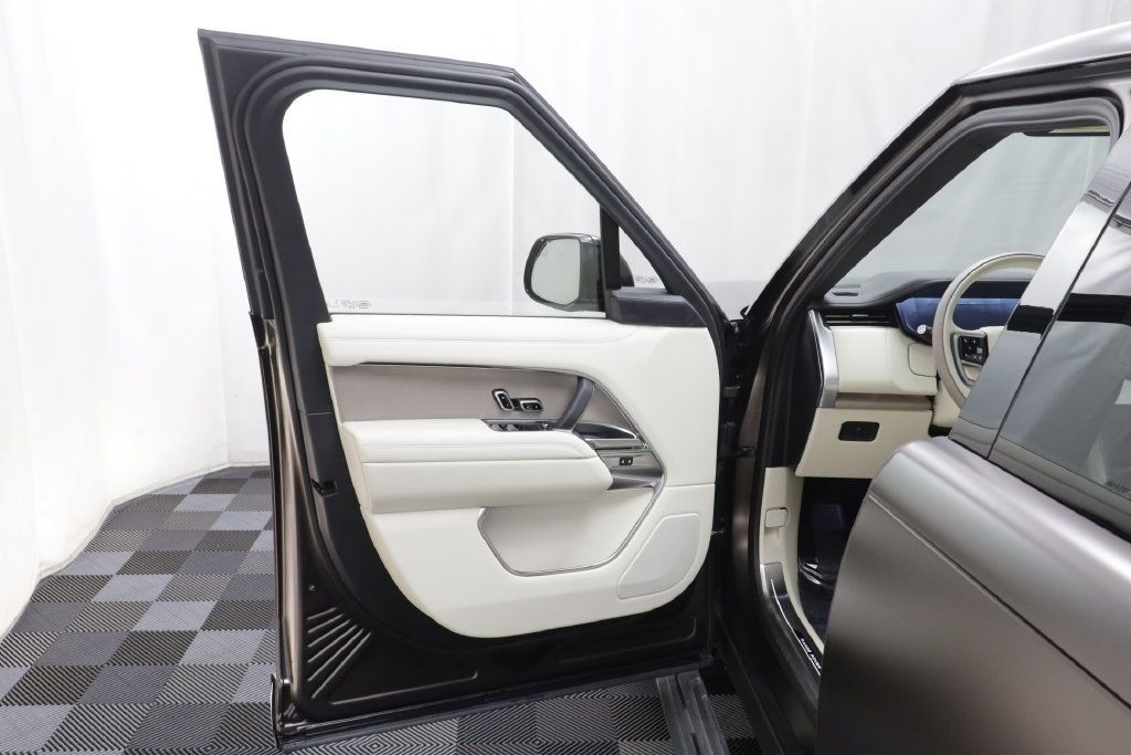 New 2026 Land Rover Range Rover SE AWD/4WD image 6