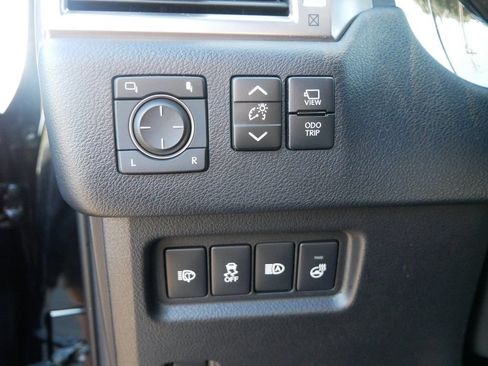 Certified 2023 Lexus GX 460 Luxury w/ Sport Design Package AWD/4WD image 19