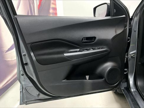 Used 2022 Nissan Kicks S image 25