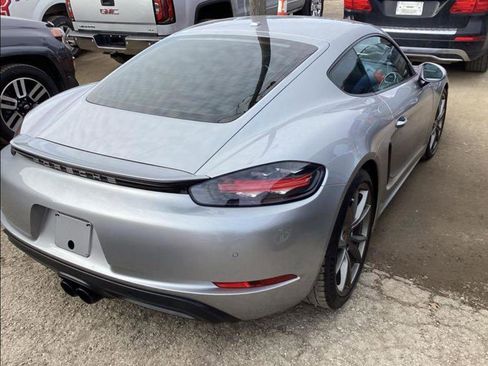 Used 2018 Porsche 718 Cayman S image 3