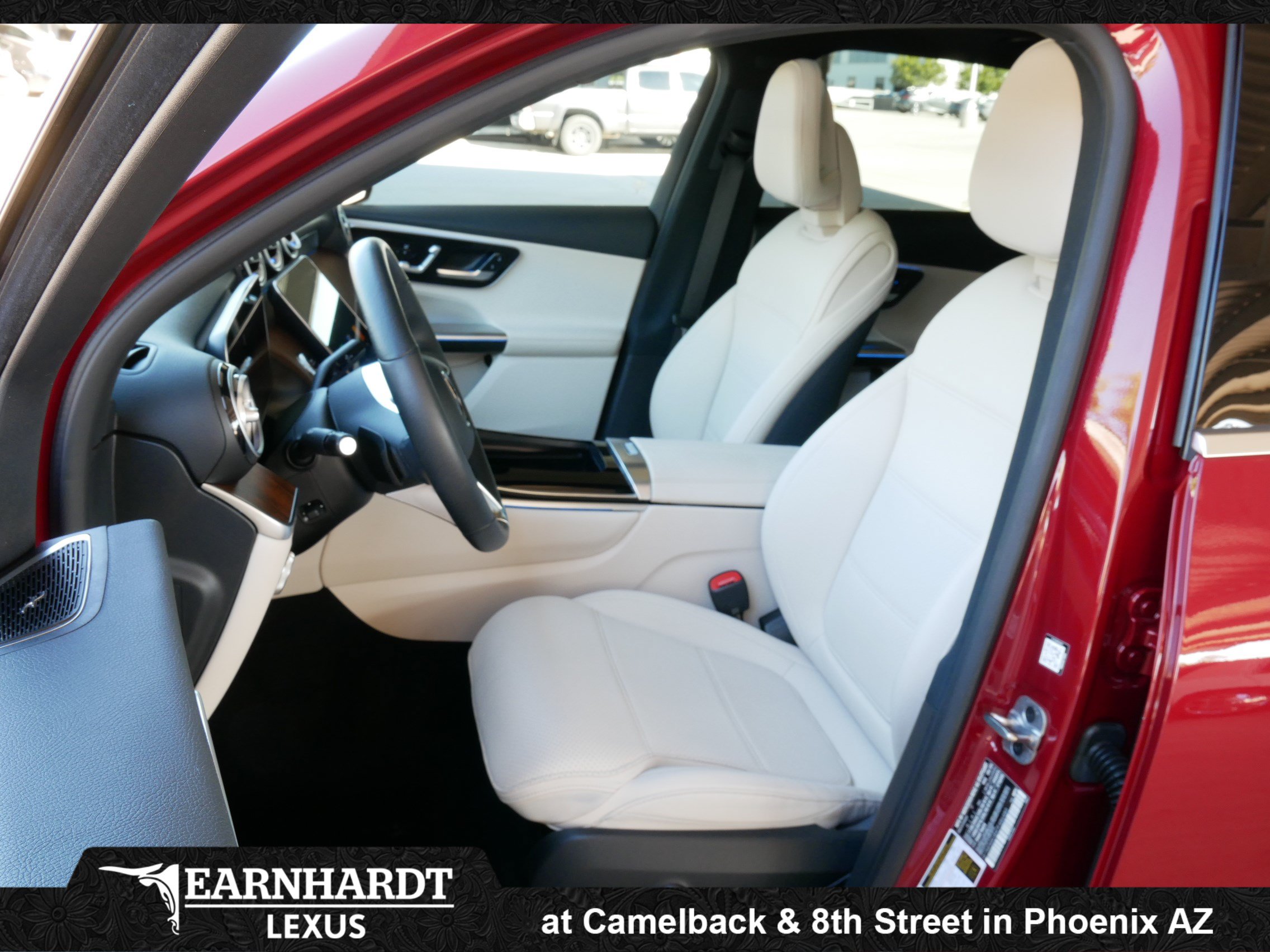 Used 2026 Mercedes-Benz GLC 300 image 2
