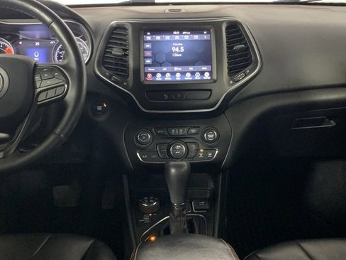 Used 2020 Jeep Cherokee Trailhawk w/ Cold Weather Group image 12