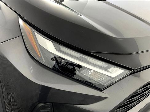 Used 2022 Toyota RAV4 XLE FWD image 33