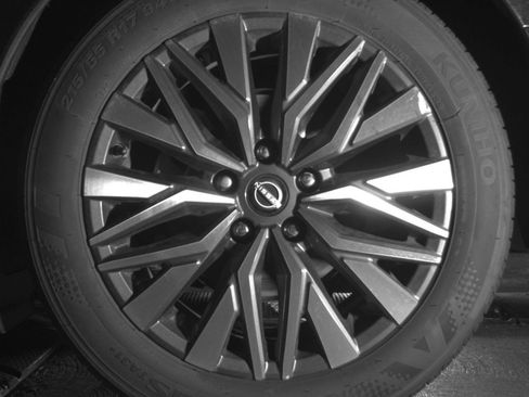 Used 2025 Nissan Altima 2.5 SV FWD image 17