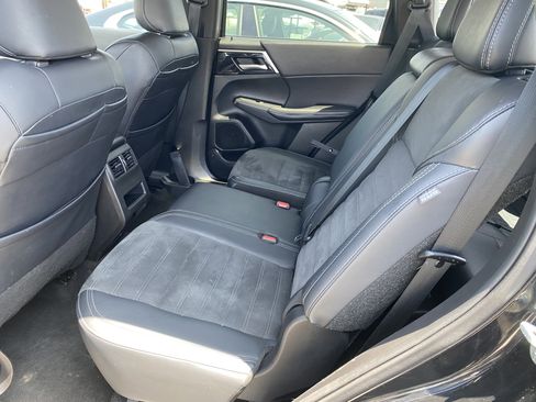 Used 2024 Mitsubishi Outlander SE AWD/4WD image 12