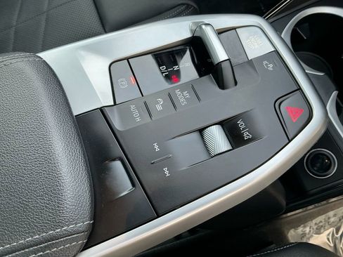 Used 2023 BMW X1 xDrive28i image 17