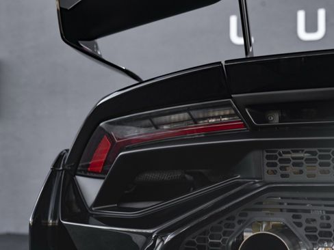 Used 2022 Lamborghini Huracan STO image 68