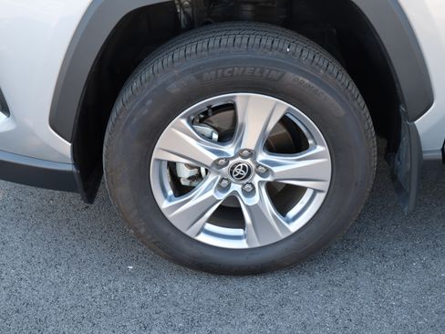 Certified 2025 Toyota RAV4 LE AWD/4WD image 9