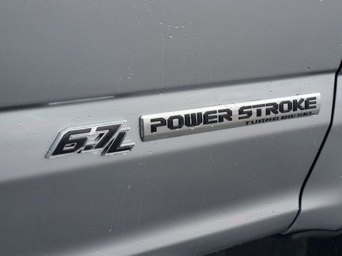 Used 2022 Ford F350 Lariat w/ Chrome Package AWD/4WD image 9