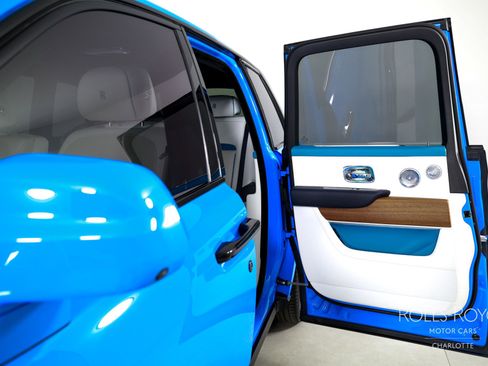 Used 2023 Rolls-Royce Cullinan image 18