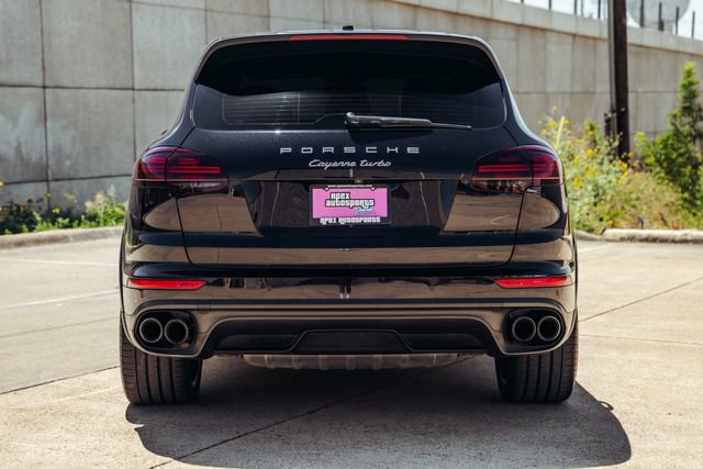 Used 2016 Porsche Cayenne Turbo AWD/4WD image 16