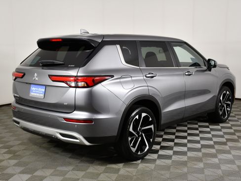 Used 2024 Mitsubishi Outlander AWD image 6