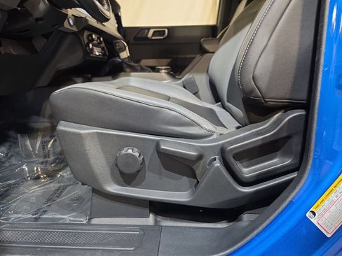 Used 2022 Ford Bronco Black Diamond AWD/4WD image 14