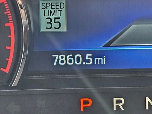 Used 2023 Ford Explorer ST-Line w/ Class IV Trailer Tow Package image 32