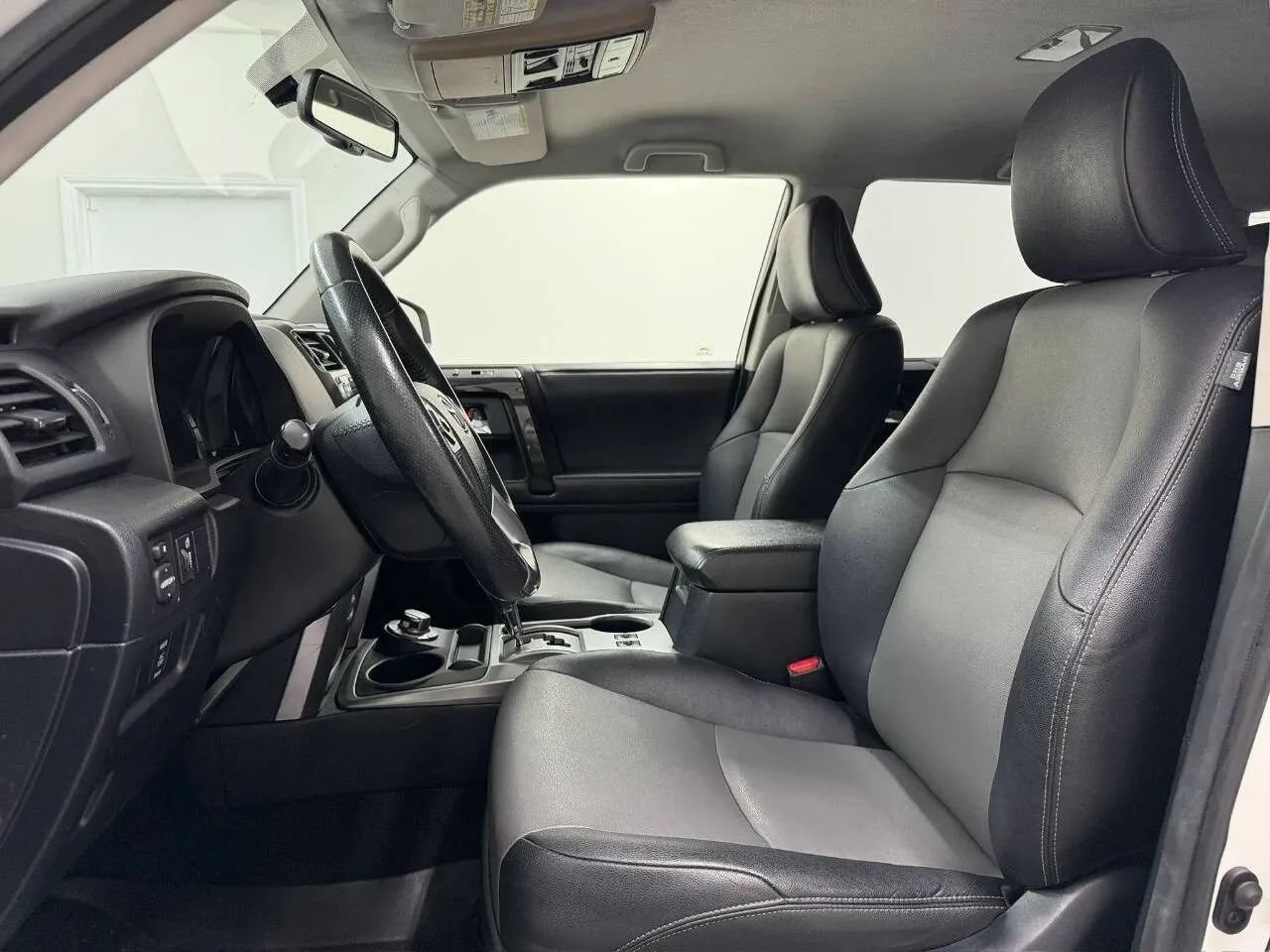 Used 2016 Toyota 4Runner SR5 Premium AWD/4WD image 11