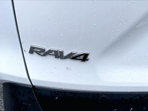 Used 2023 Toyota RAV4 LE AWD/4WD image 30