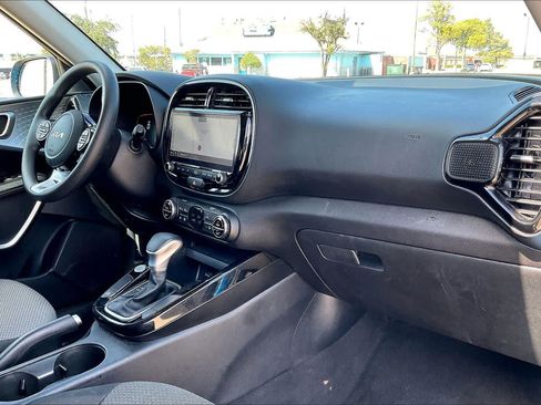 Used 2024 Kia Soul S FWD image 21