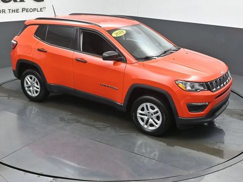 Used 2018 Jeep Compass Sport w/ Cold Weather Group AWD/4WD image 38