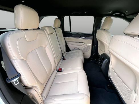 Used 2023 Jeep Grand Cherokee Limited w/ Luxury Tech Group II AWD/4WD image 20