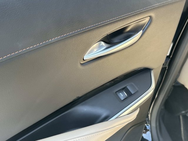 Used 2024 Cadillac XT4 Luxury w/ Cold Weather Package FWD image 13