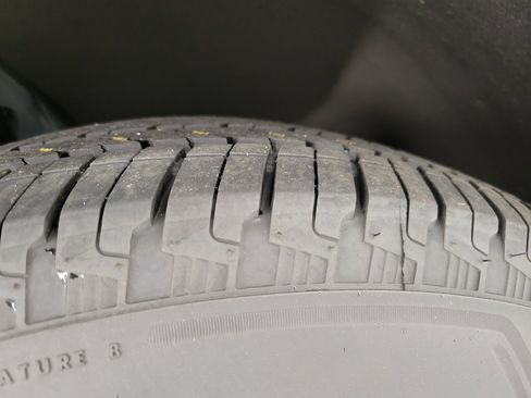 Used 2023 Chevrolet Traverse LT w/ LPO, Floor Liner Package image 4