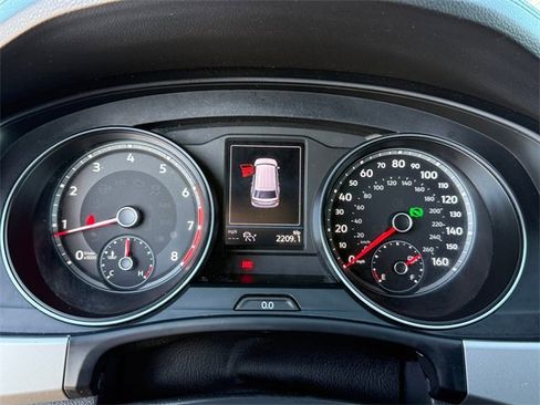 Used 2021 Volkswagen Atlas Cross Sport SE image 18