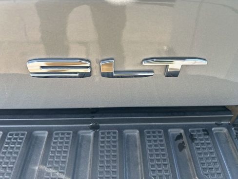 Used 2024 GMC Sierra 1500 SLT w/ SLT Premium Plus Package AWD/4WD image 31