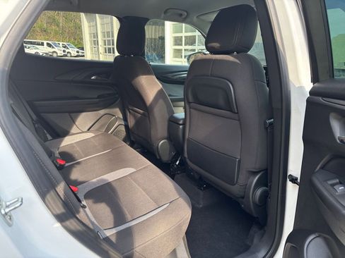 Used 2025 Chevrolet TrailBlazer LT FWD image 38
