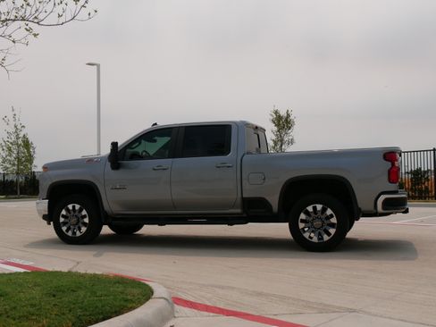 Used 2025 Chevrolet Silverado 2500 LT w/ Texas Edition AWD/4WD image 6