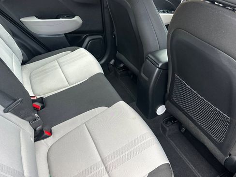 Used 2022 Hyundai Venue SEL w/ Cargo Package image 29