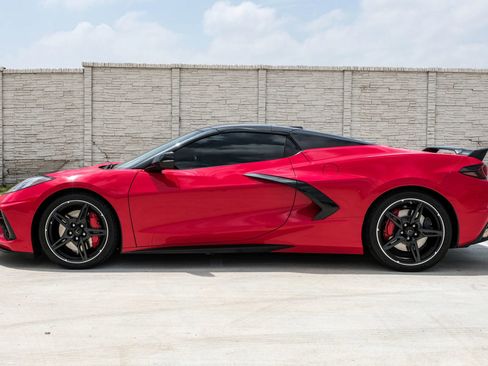 Used 2021 Chevrolet Corvette Stingray Premium Conv w/ Z51 Performance Package RWD image 10