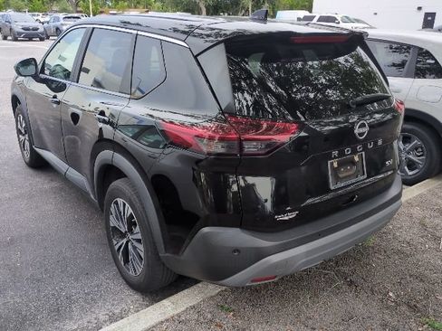 Used 2023 Nissan Rogue SV FWD image 4