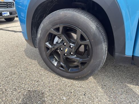 Used 2025 Chevrolet Trax LT w/ Driver Confidence Package FWD image 9