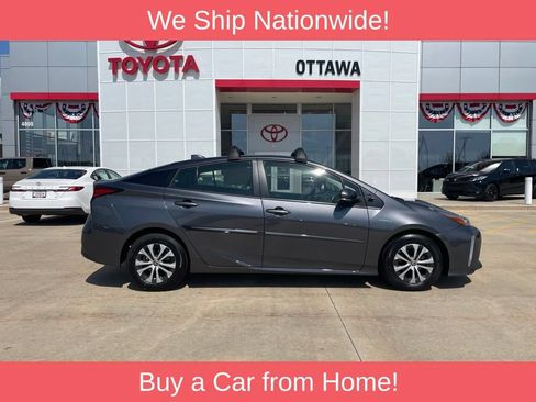 Used 2022 Toyota Prius XLE AWD/4WD image 4