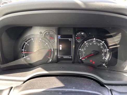 Used 2024 Toyota 4Runner SR5 Premium w/ Moonroof Package AWD/4WD image 20