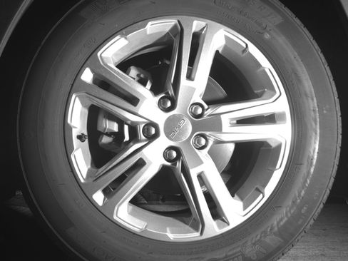 Used 2024 GMC Terrain SLE image 17